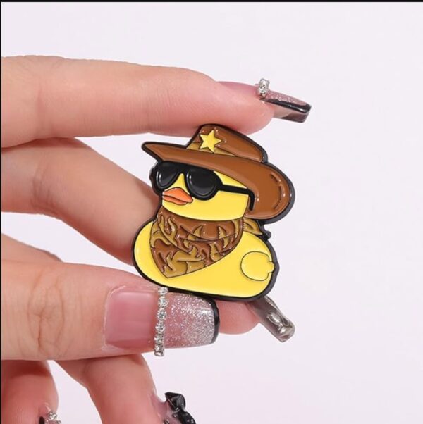 Sheriff Duck Enamel Pin